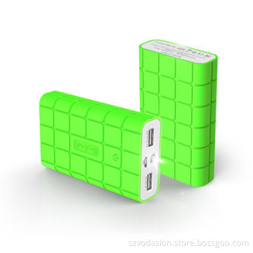 2014 Hot New Fashion 8,000mAh Portable Power Banks with Dual USB Output and LED TorchNew